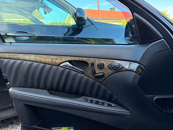 Mercedes-Benz E280 6 of 19