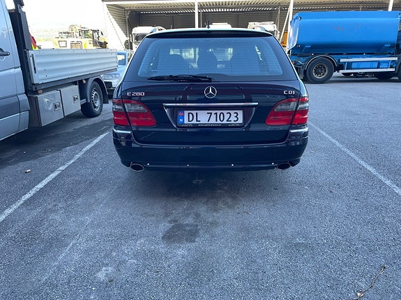 Mercedes-Benz E280 17 of 19