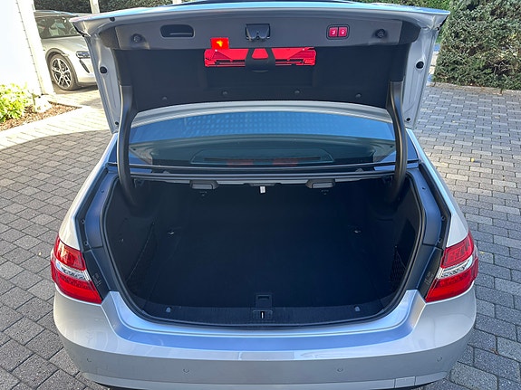 Mercedes-Benz E220 d 7 of 16