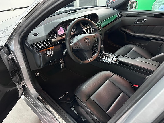Mercedes-Benz E220 d 16 of 16
