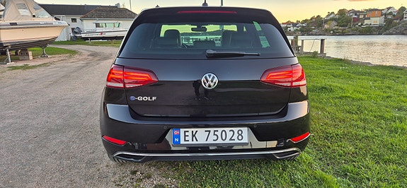 Volkswagen e-Golf VII 6 of 16
