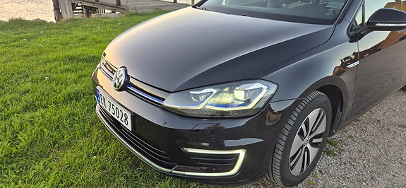 Volkswagen e-Golf VII 4 of 16