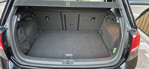 Volkswagen e-Golf VII 15 of 16