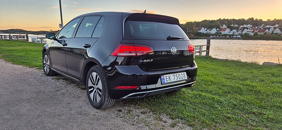 Volkswagen e-Golf VII 3 of 16