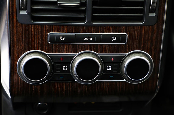 Land Rover Range Rover Sport 16 of 28