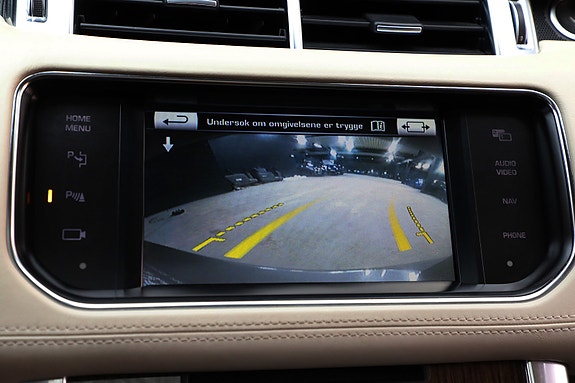 Land Rover Range Rover Sport 26 of 28