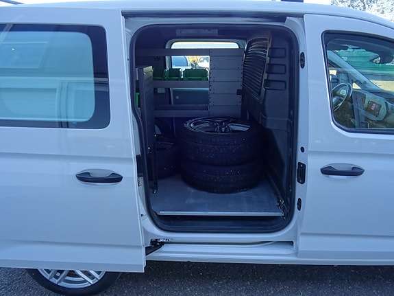 Volkswagen Caddy Maxi 29 of 30