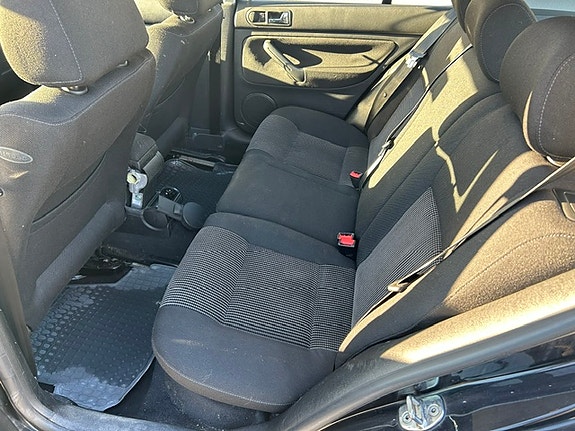 Volkswagen Golf IV 10 of 14