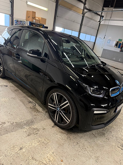 BMW i3 2 of 10