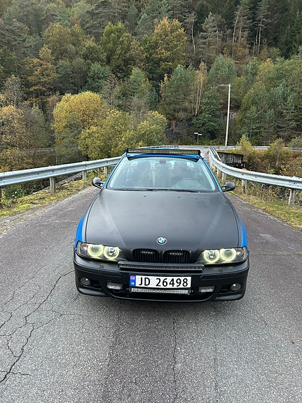 BMW 520d 3 of 10