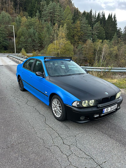BMW 520d 2 of 10