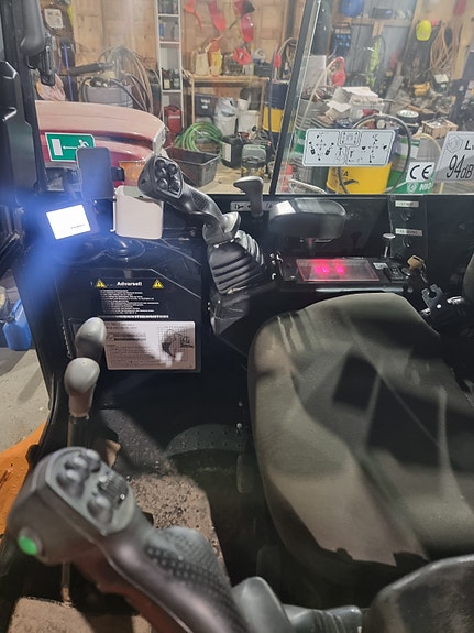 Hanix H36CR 9 of 12