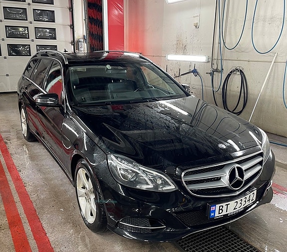 Mercedes-Benz E250 d 2 of 2