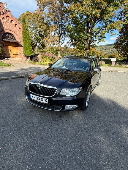 Skoda Superb 2 of 23