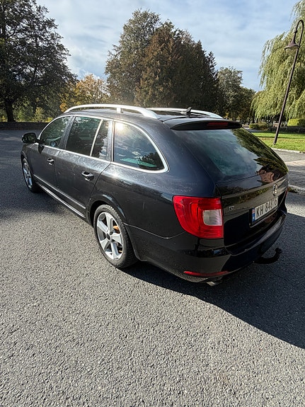 Skoda Superb 8 of 23