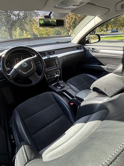 Skoda Superb 9 of 23