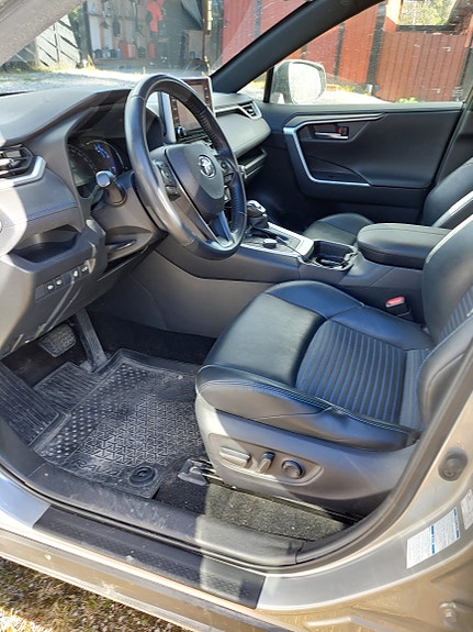 Toyota RAV4 8 of 8