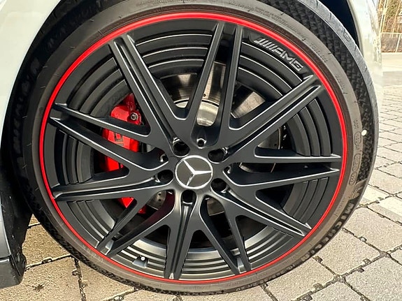 Mercedes-Benz C63 12 of 30