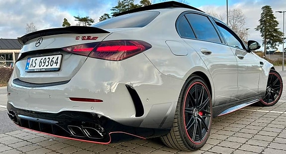 Mercedes-Benz C63 9 of 30