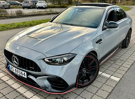 Mercedes-Benz C63 2 of 30