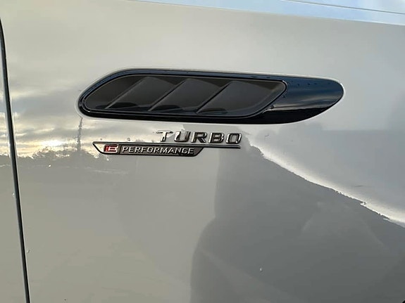 Mercedes-Benz C63 10 of 30