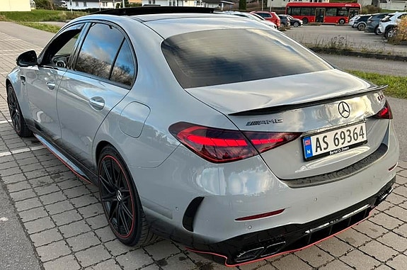 Mercedes-Benz C63 26 of 30