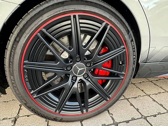 Mercedes-Benz C63 11 of 30