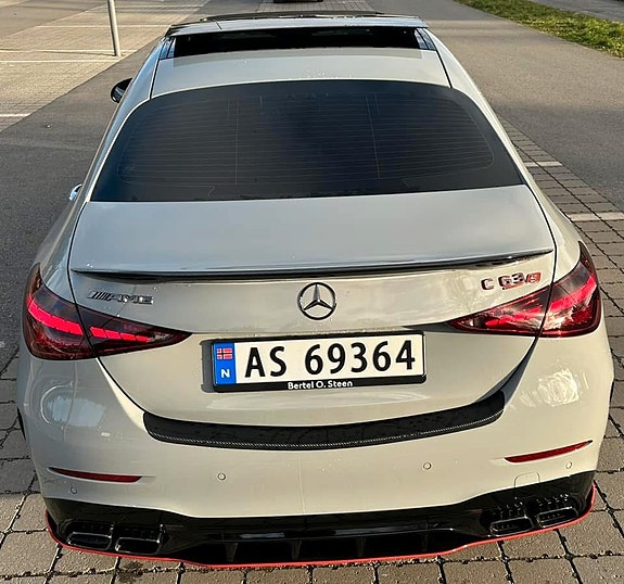 Mercedes-Benz C63 25 of 30