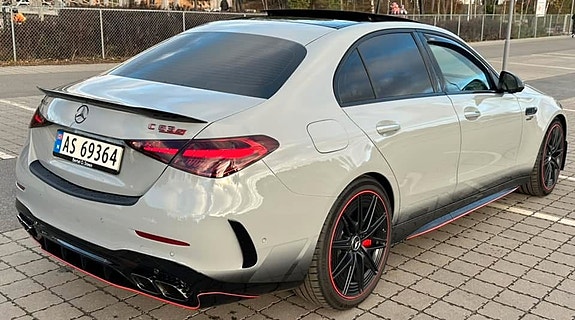 Mercedes-Benz C63 27 of 30