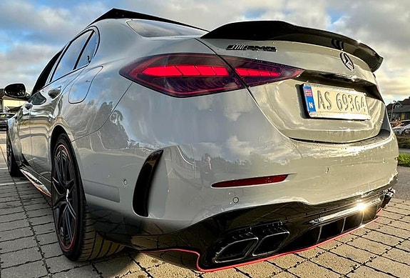 Mercedes-Benz C63 24 of 30