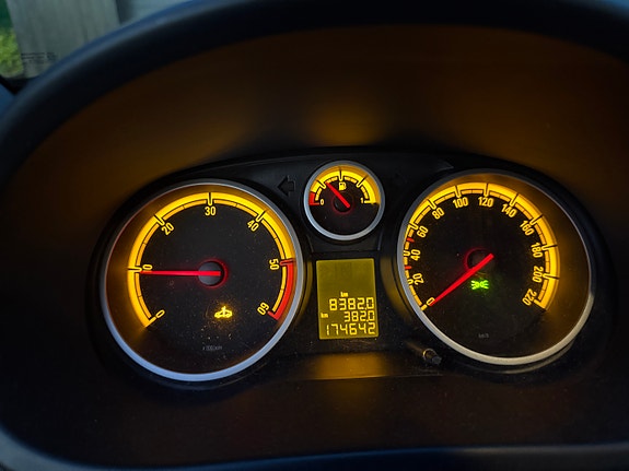 Opel Corsa 8 of 11