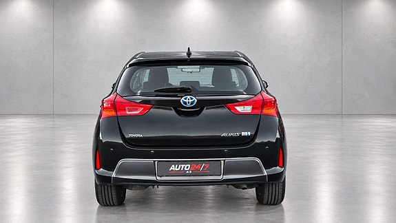 Toyota Auris 13 of 30