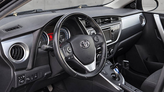 Toyota Auris 15 of 30