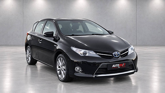 Toyota Auris 7 of 30