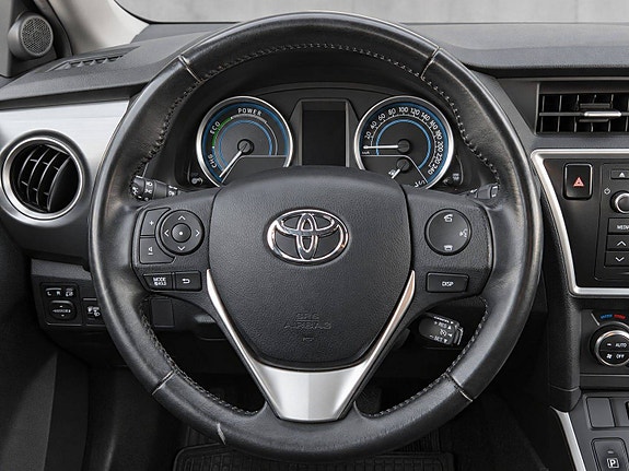 Toyota Auris 24 of 30
