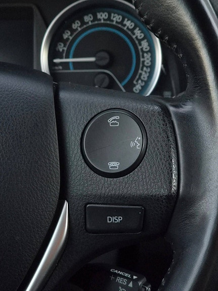 Toyota Auris 25 of 30