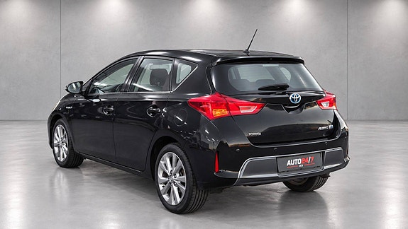 Toyota Auris 9 of 30