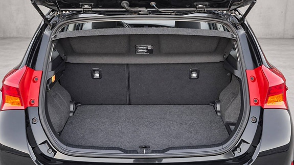 Toyota Auris 21 of 30