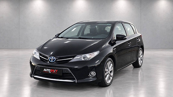 Toyota Auris 5 of 30