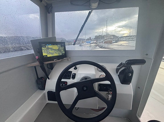 Øien 620 FH – 2025 – Suzuki DF70ATL 70 hk – mykje utstyr 7 of 10