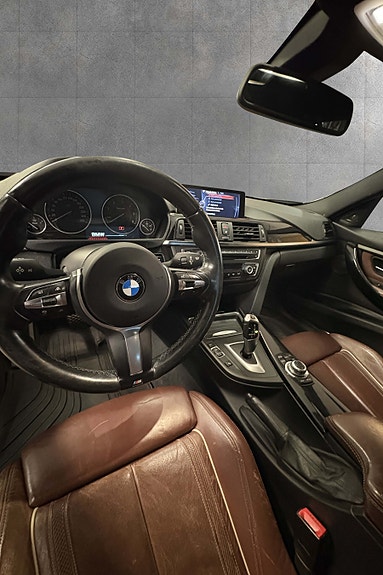 BMW 320d 14 of 17
