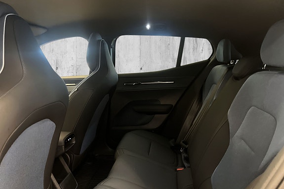 Volvo EX30 22 of 28