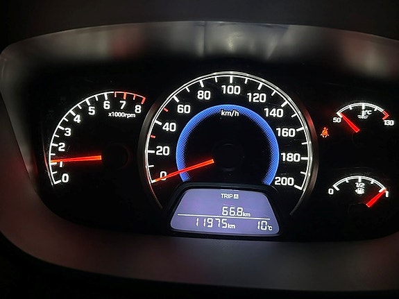 Hyundai i10 3 of 3