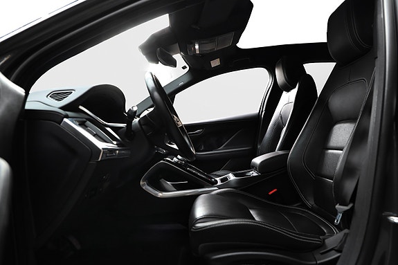 Jaguar I-PACE 11 of 28
