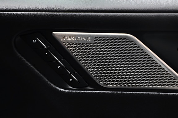 Jaguar I-PACE 28 of 28