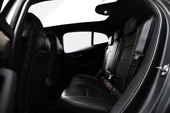 Jaguar I-PACE 12 of 28
