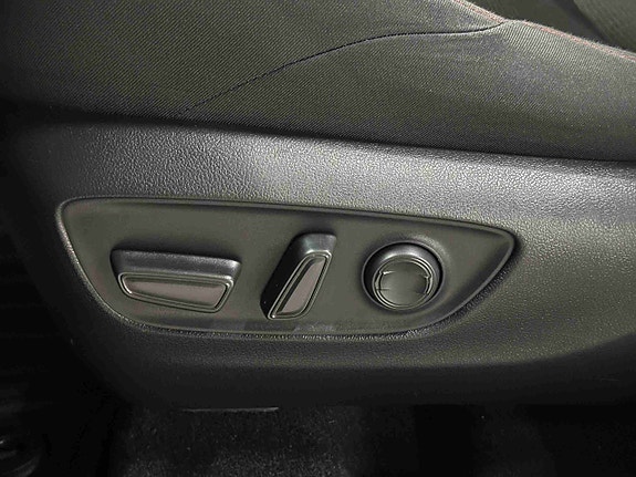 Toyota RAV4 13 of 23