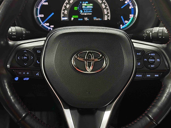 Toyota RAV4 8 of 23
