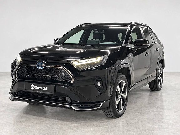 Toyota RAV4 3 of 23