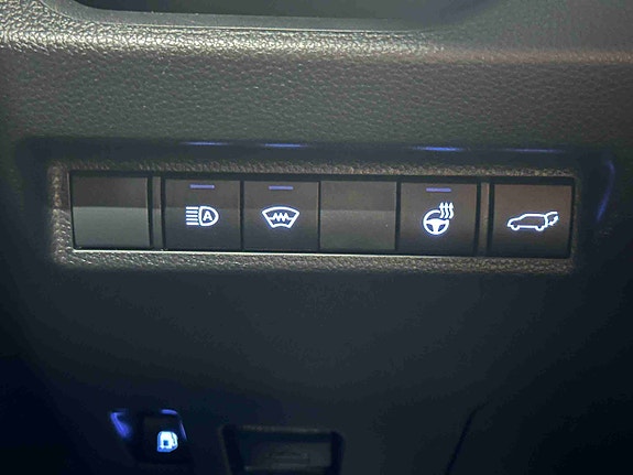 Toyota RAV4 10 of 23